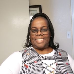 Meet your Posher, Yolanda